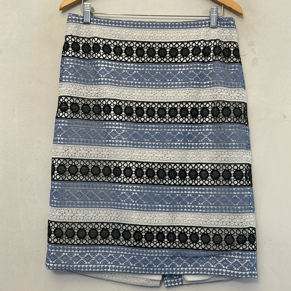 Talbots crocheted lace black blue pencil skirt Fully lined Size 10 EUC